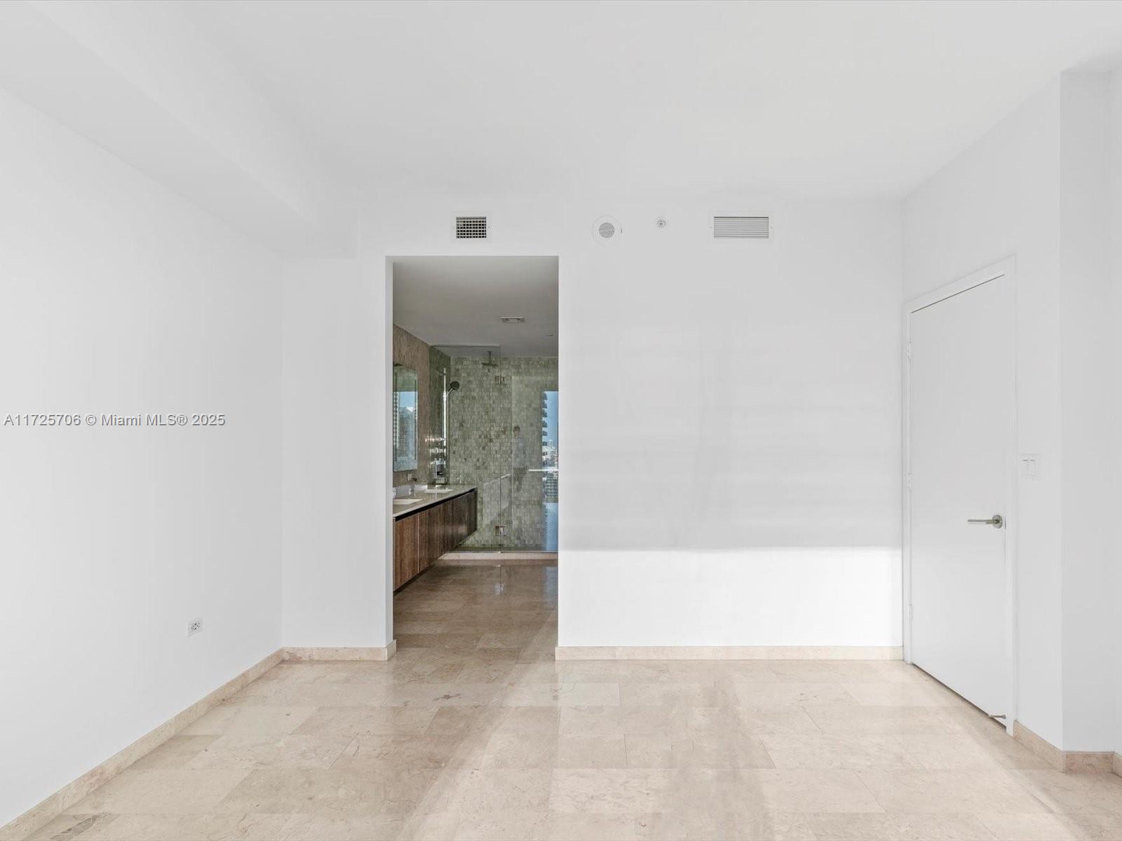 88 SW 7TH ST #2005, Miami FL 33130