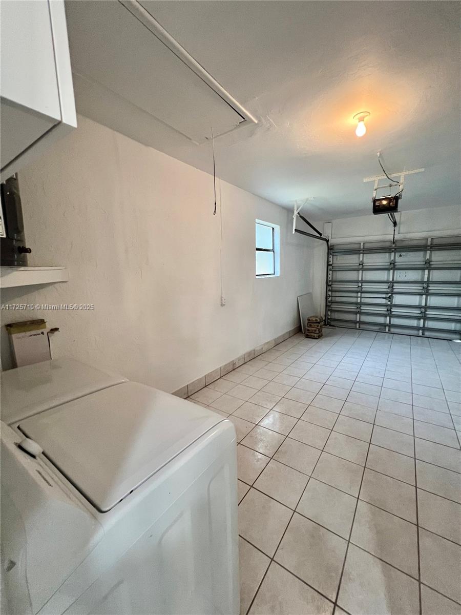 641 NE 2nd St, Dania Beach, Florida image 37