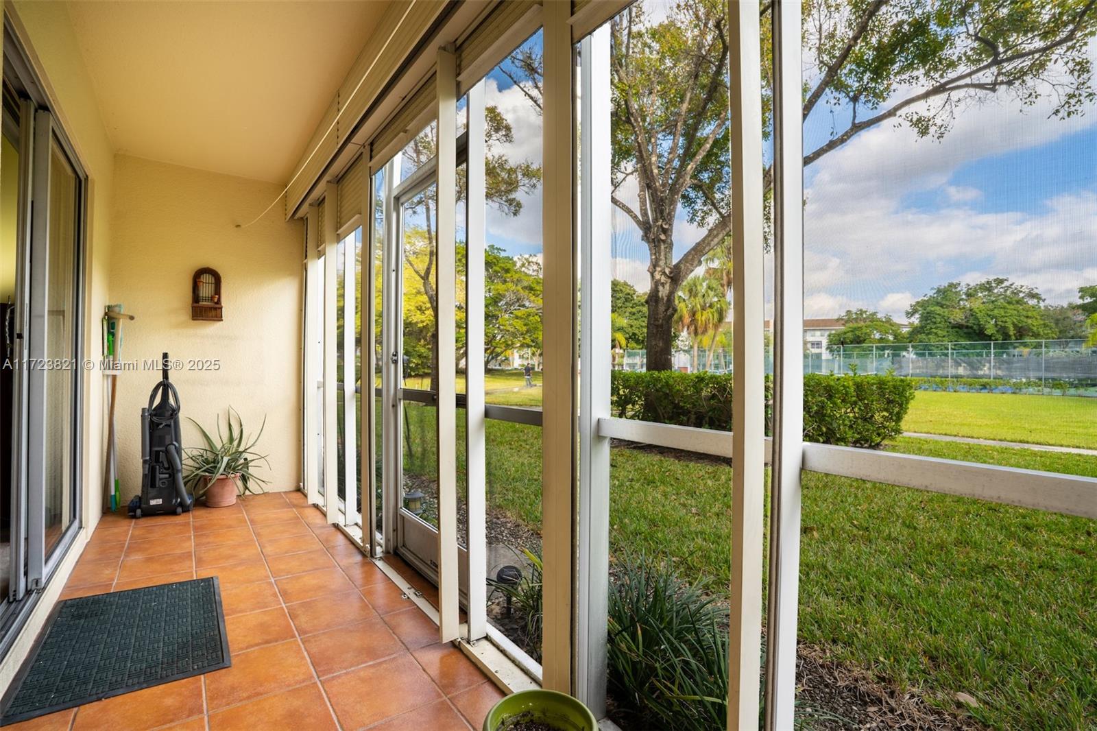 1551 SW 135th Ter #102G, Pembroke Pines, Florida image 18