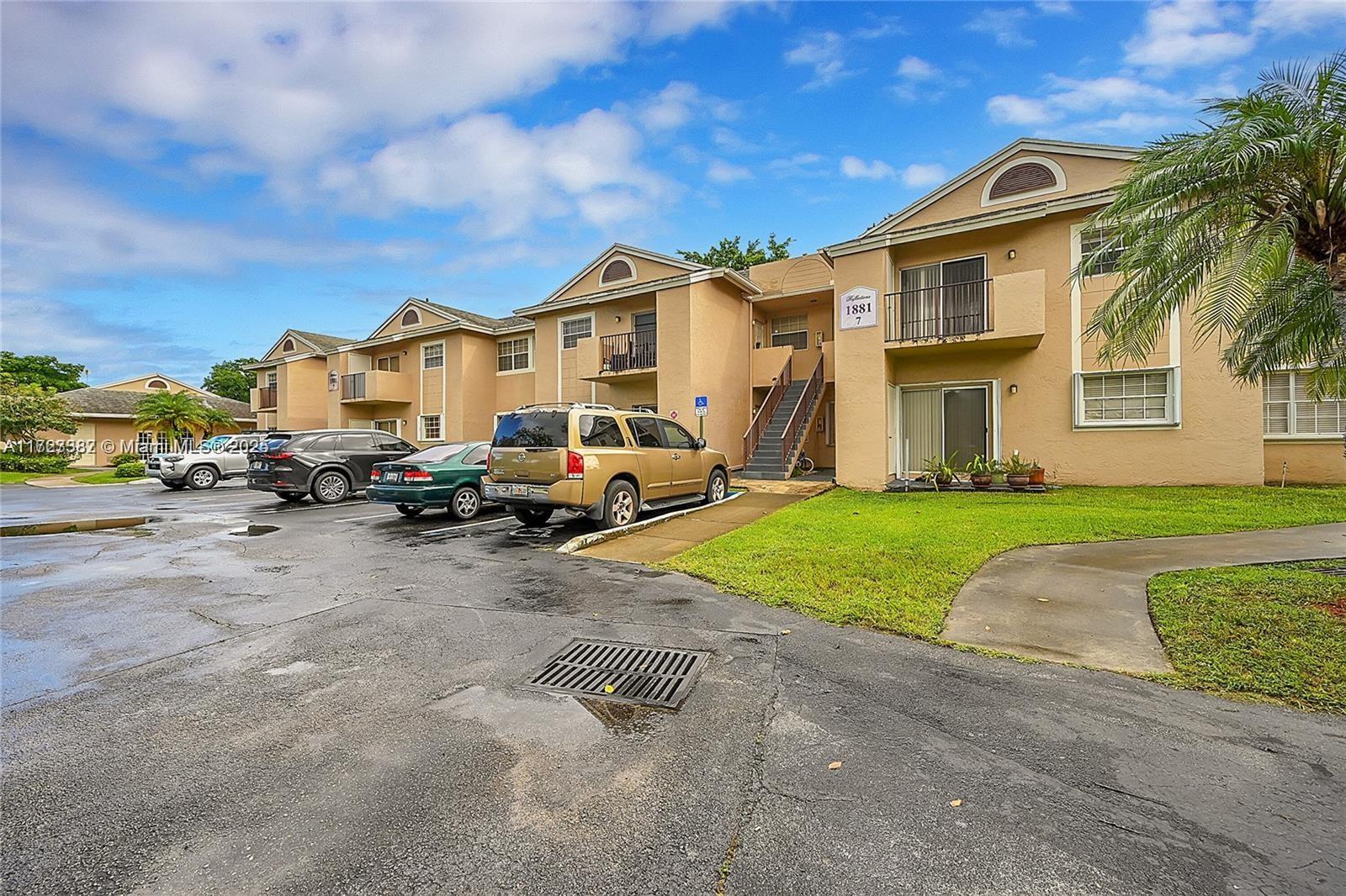 1881 NW 96 #7C, Pembroke Pines, Florida image 1