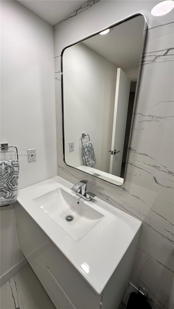 10185 Collins Ave #1123, Bal Harbour, Florida image 34