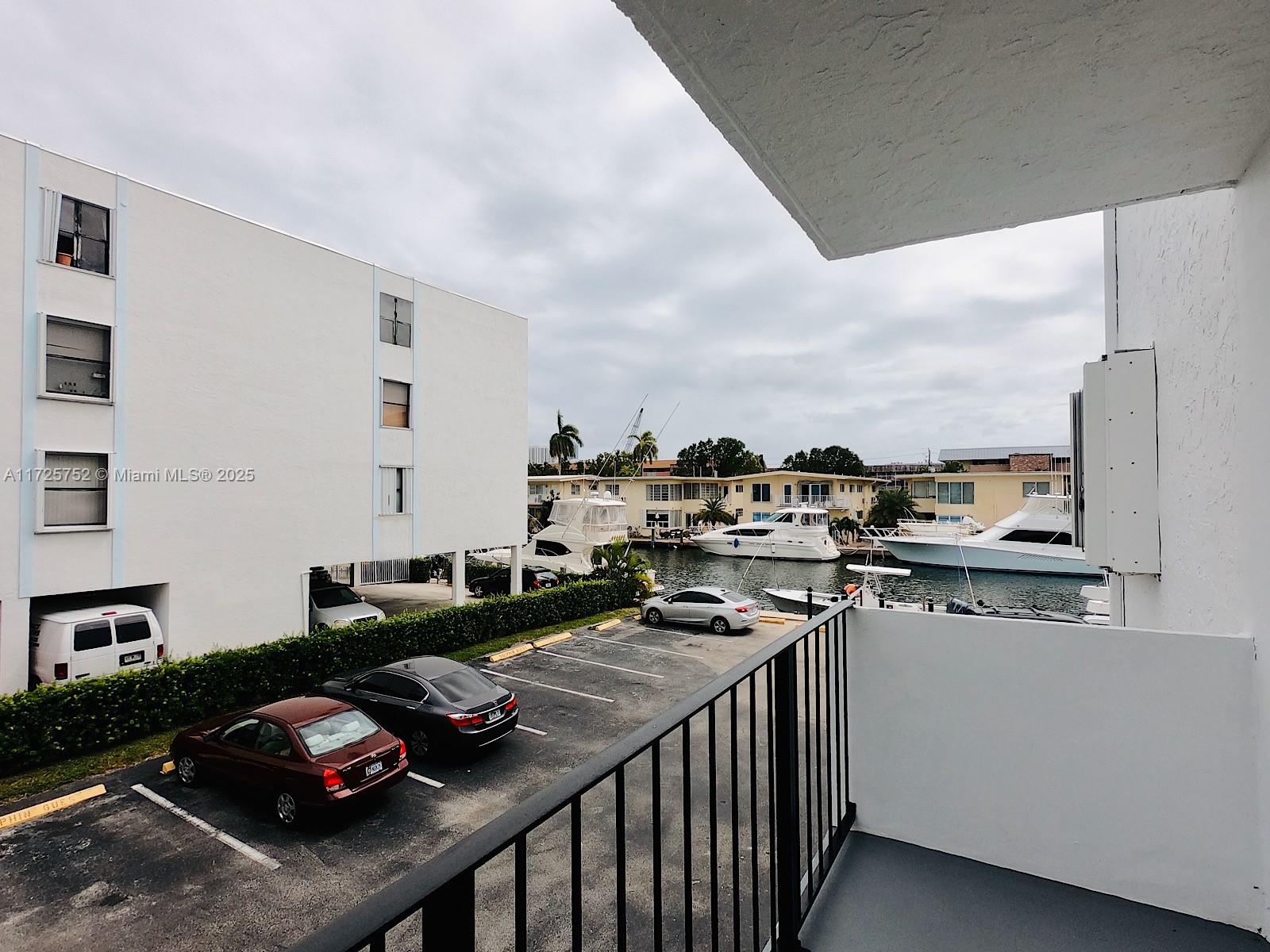 3642 NE 171st St #208, North Miami Beach, Florida image 11