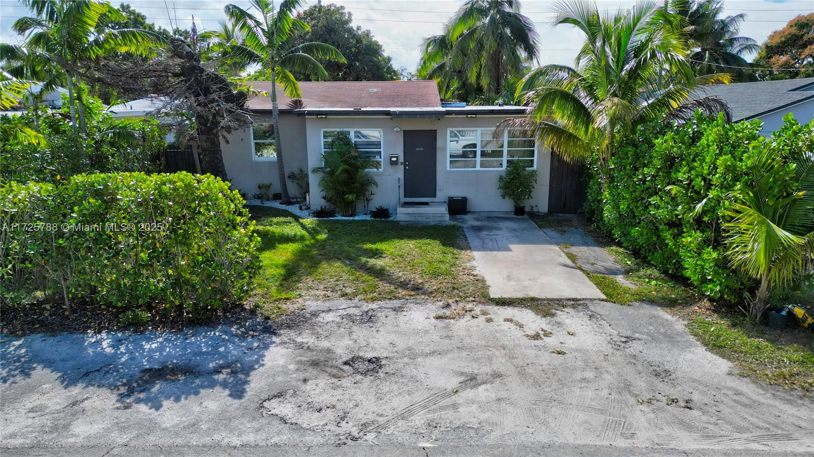 2326 Harding St, Hollywood, Florida image 14