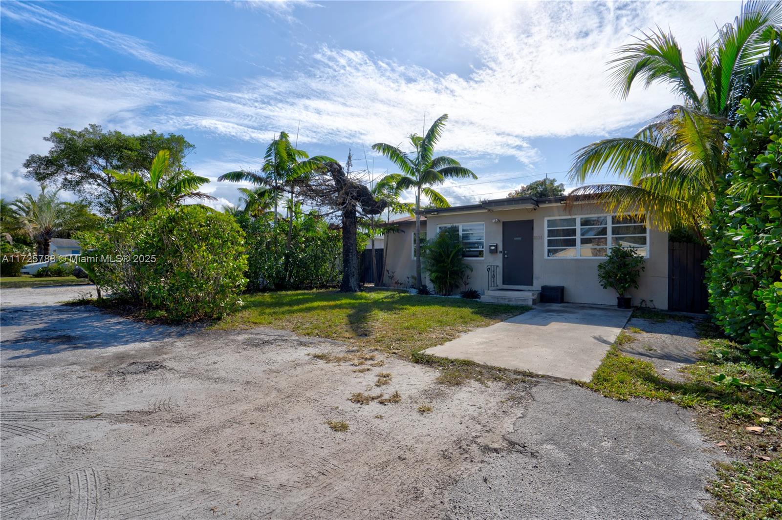 2326 Harding St, Hollywood, Florida image 18