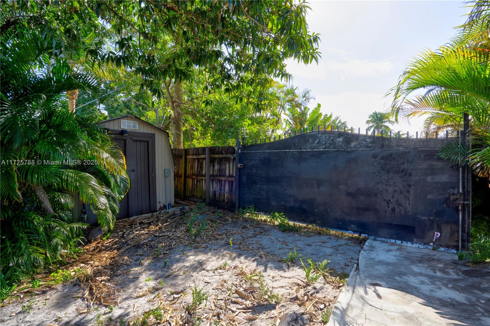 2326 Harding St, Hollywood, Florida image 24