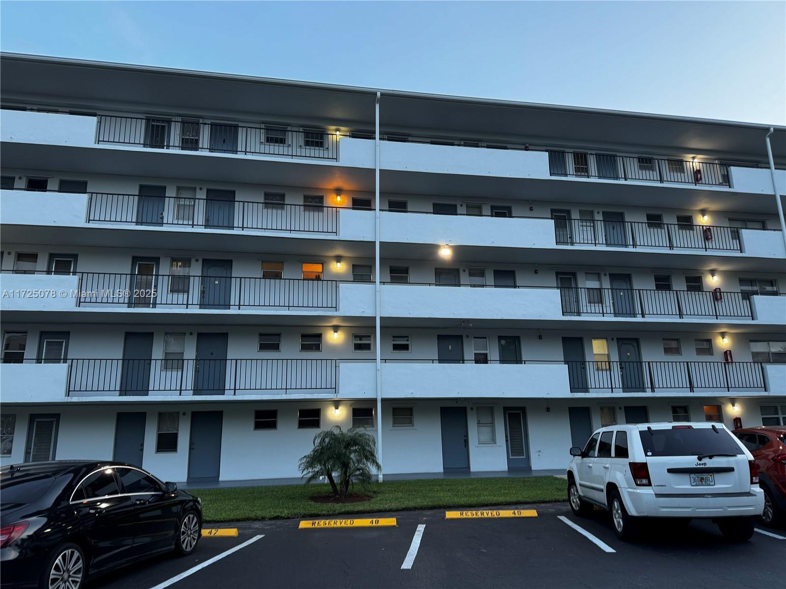 950  Hillcrest Dr #411 For Sale A11725078, FL