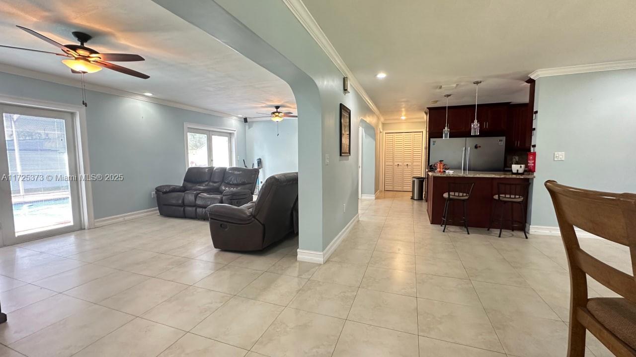 9271 Martinique Dr, Cutler Bay, Florida image 10