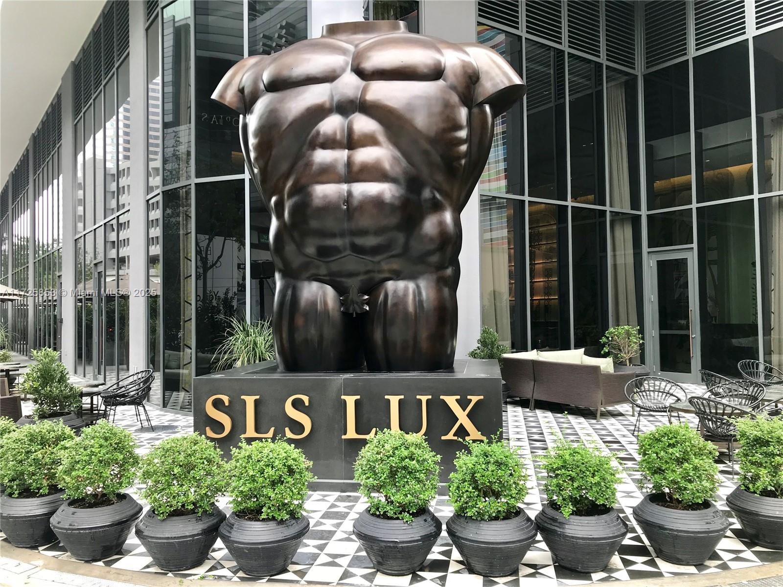 801 S Miami Ave #1502, Miami FL 33130