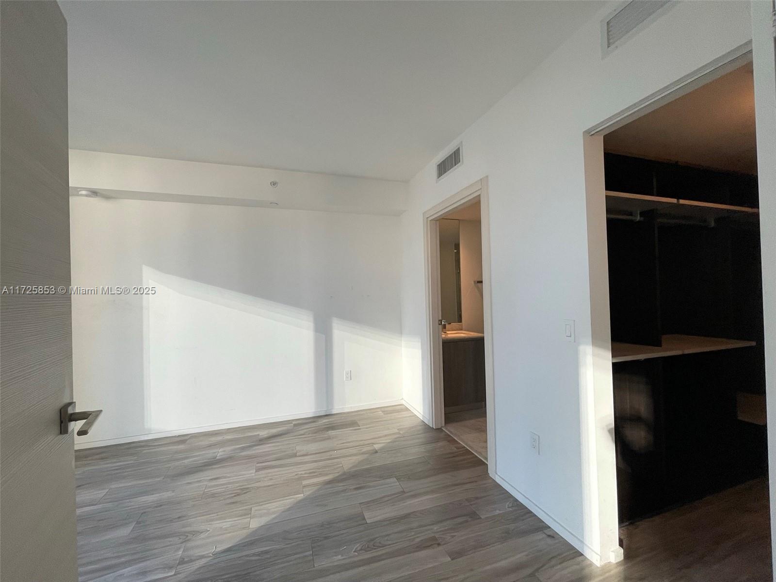 801 S Miami Ave #1502, Miami FL 33130
