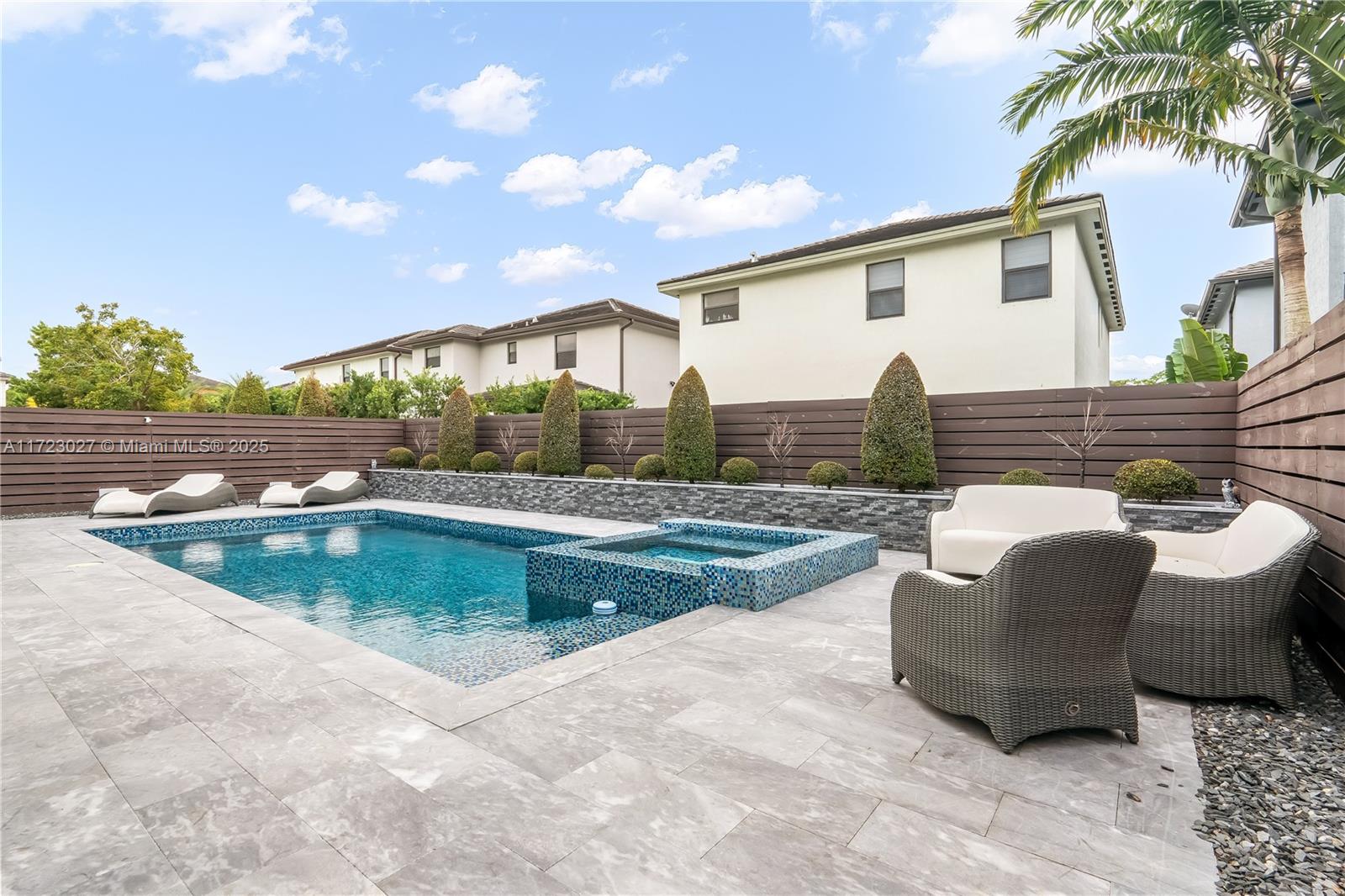 8762 NW 158th St, Miami Lakes, Florida image 24