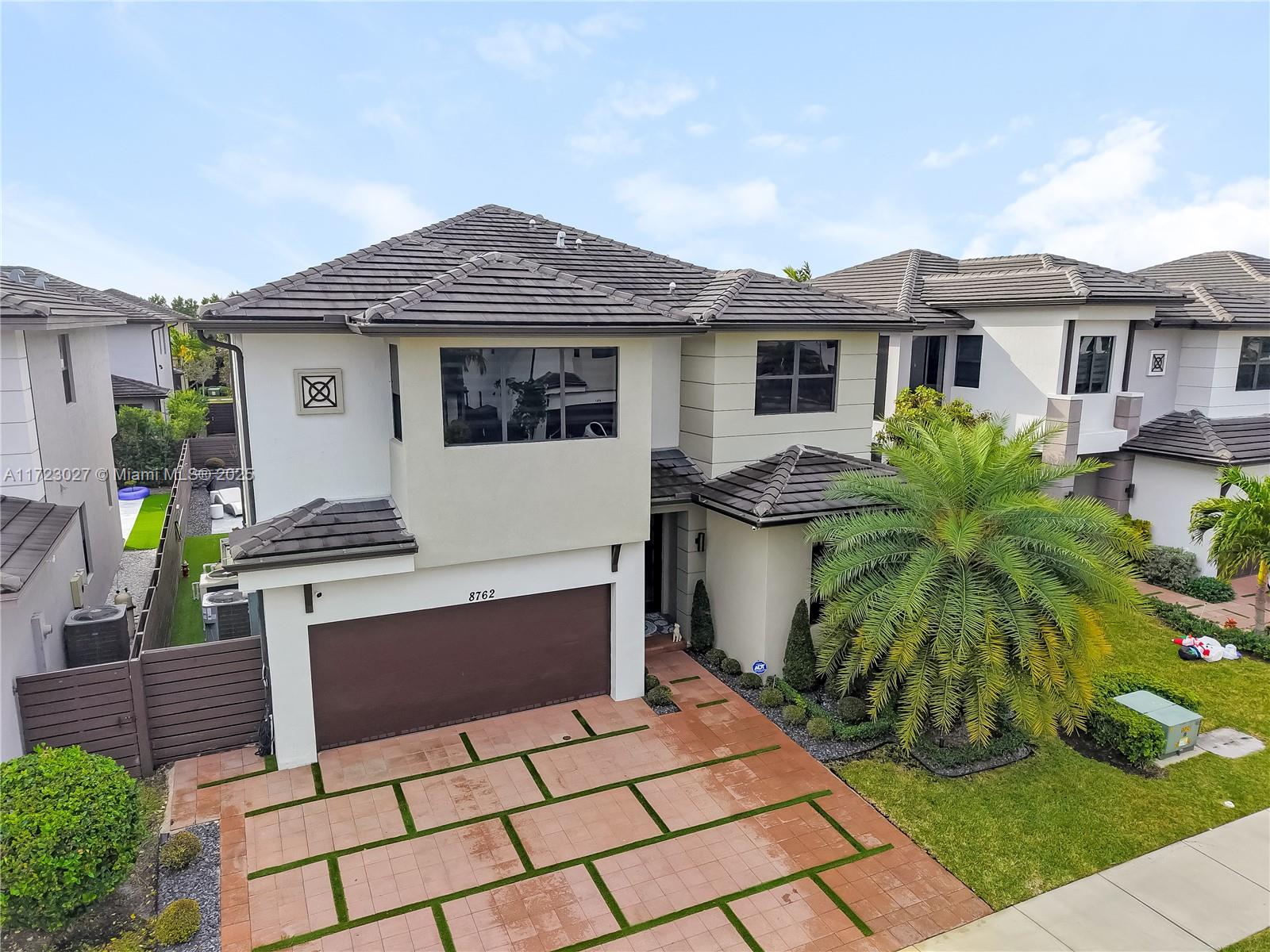 8762 NW 158th St, Miami Lakes, Florida image 4