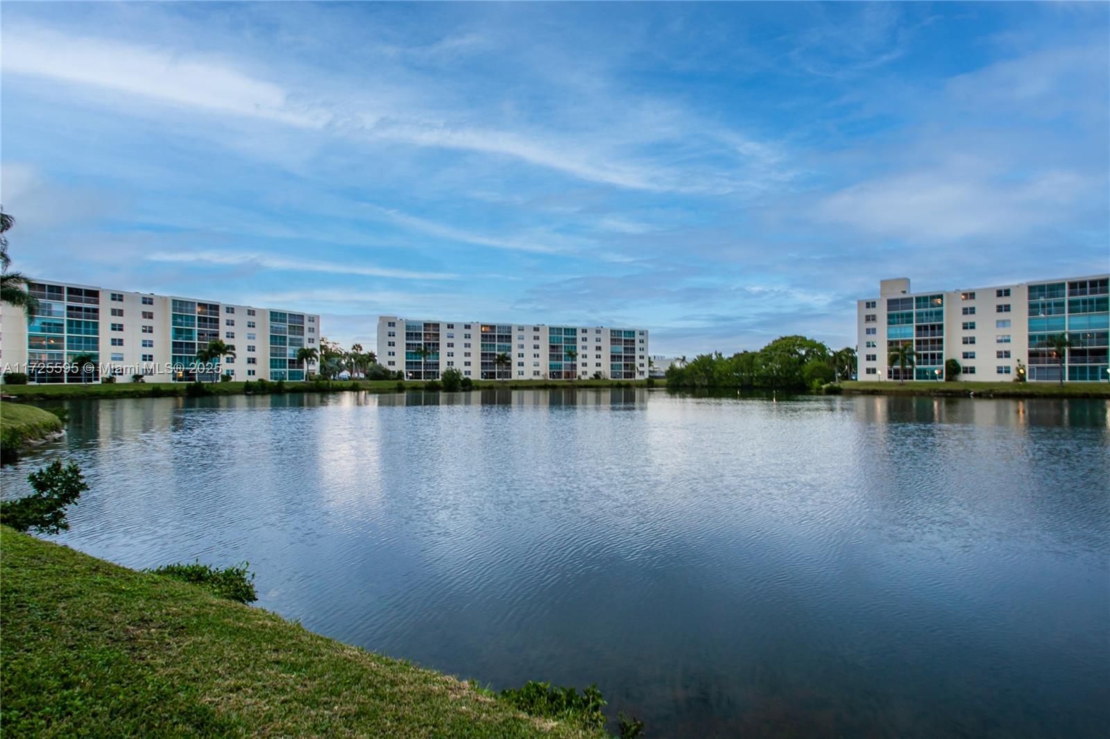 141 SE 3rd Ave #306, Dania Beach, Florida image 1