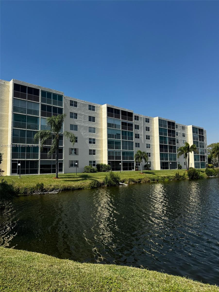 141 SE 3rd Ave #306, Dania Beach, Florida image 23