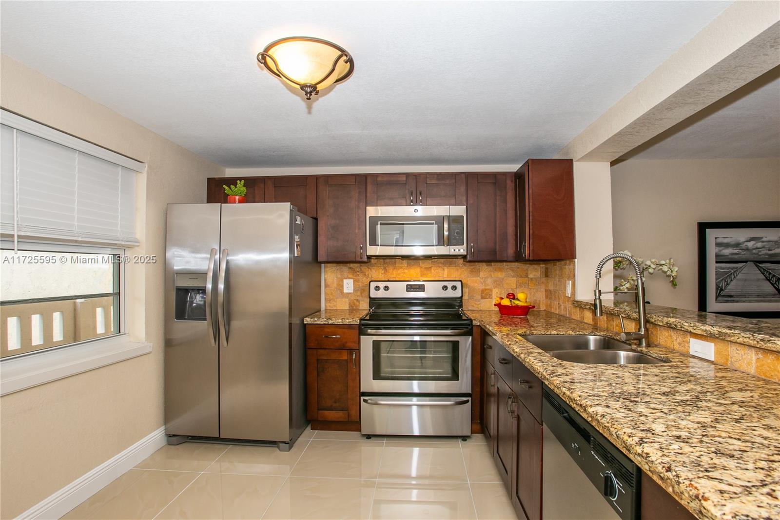 141 SE 3rd Ave #306, Dania Beach, Florida image 3