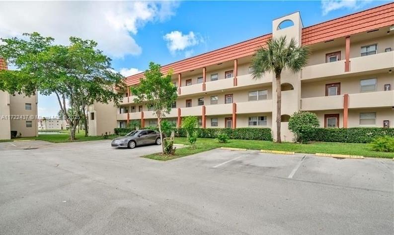 3071 E Sunrise Lakes Dr #112, Sunrise, Florida image 1