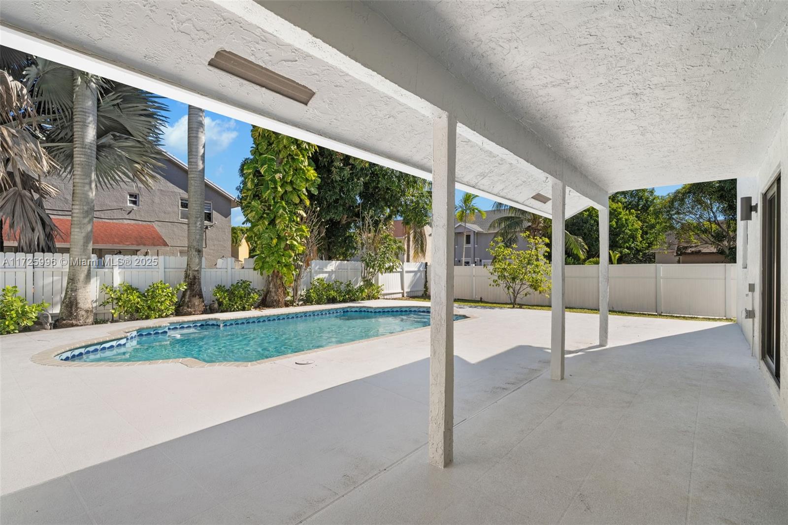 Listing Photo 17