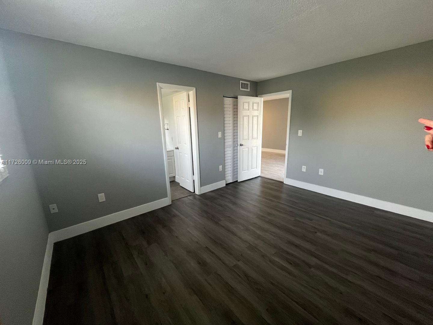 Property photo # 4