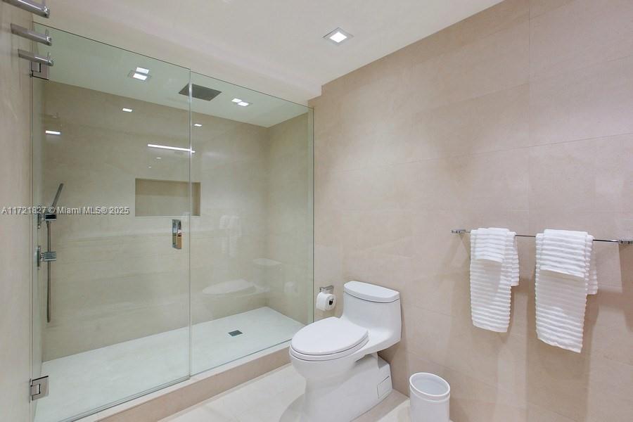 881 Ocean Dr #PH 27E, Key Biscayne FL 33149