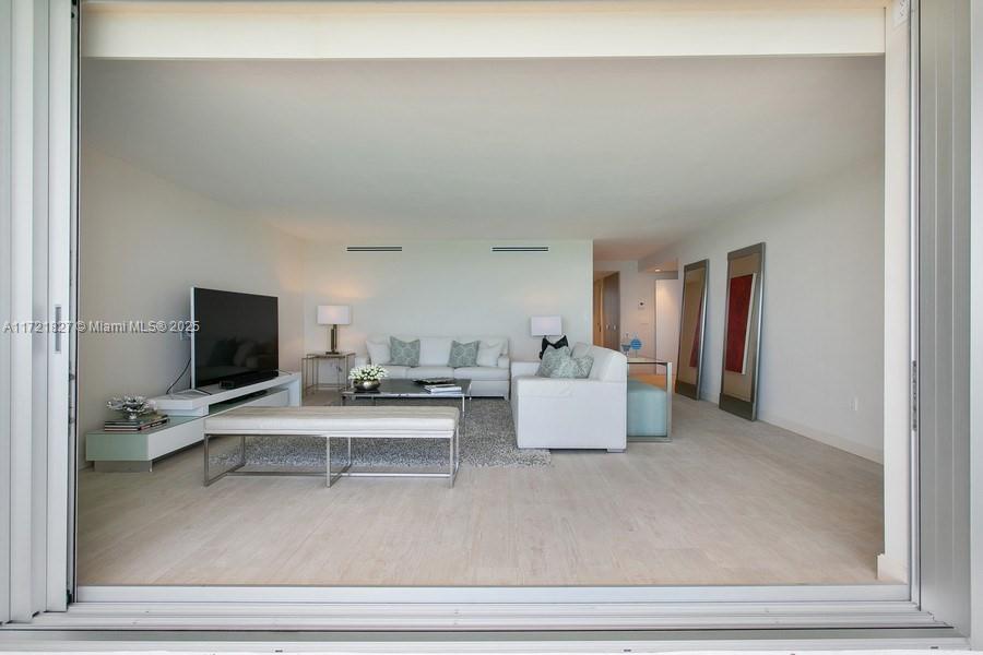 881 Ocean Dr #PH 27E, Key Biscayne FL 33149