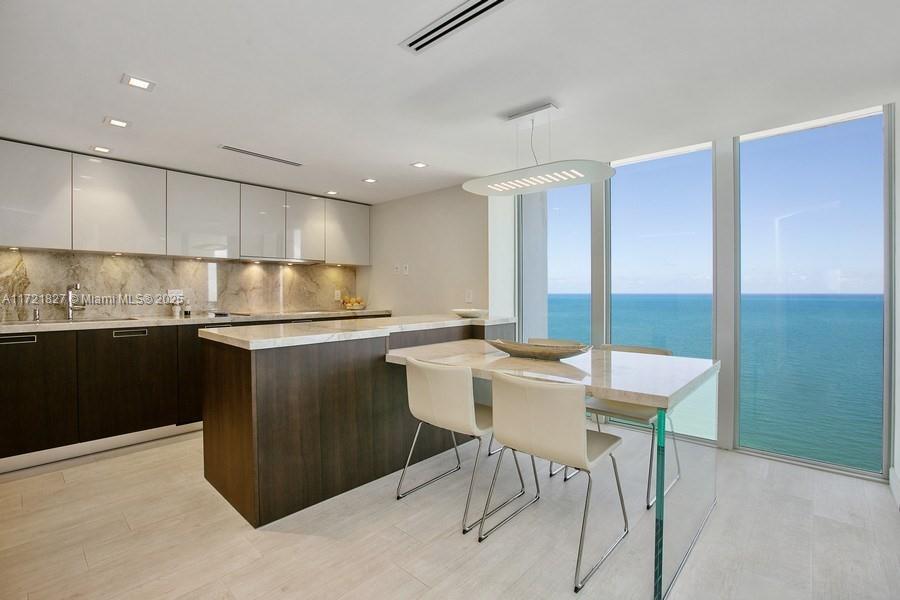 881 Ocean Dr #PH 27E, Key Biscayne FL 33149