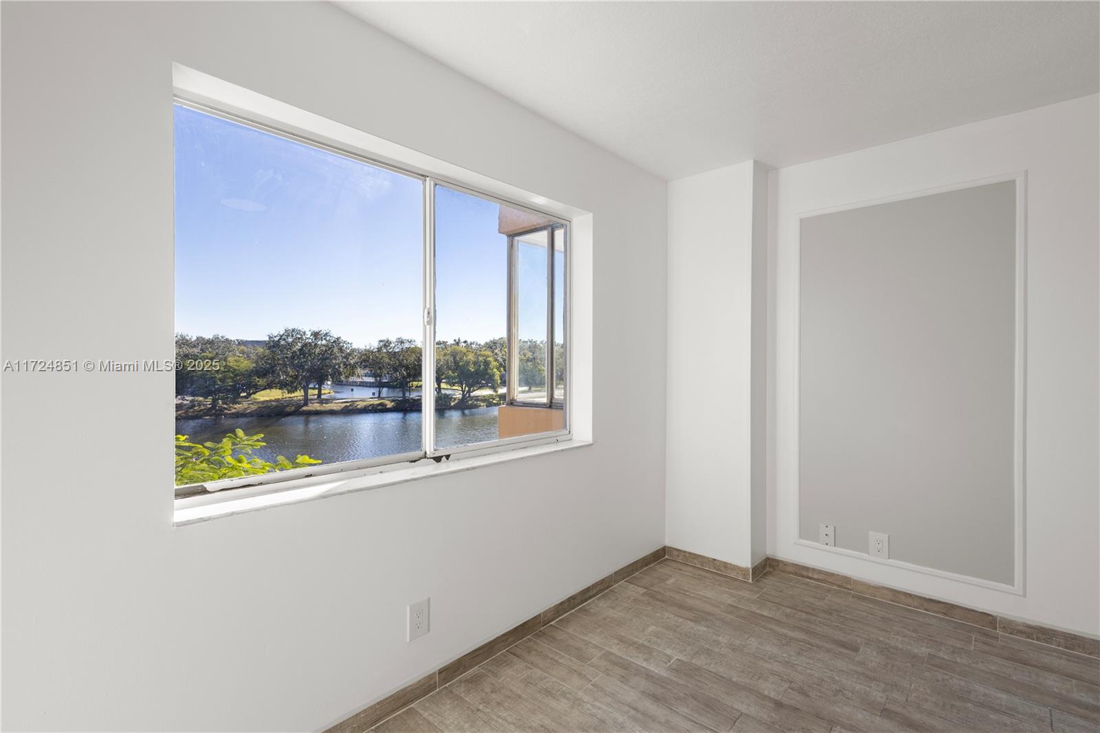 8020 Hampton Blvd #304, North Lauderdale, Florida image 12