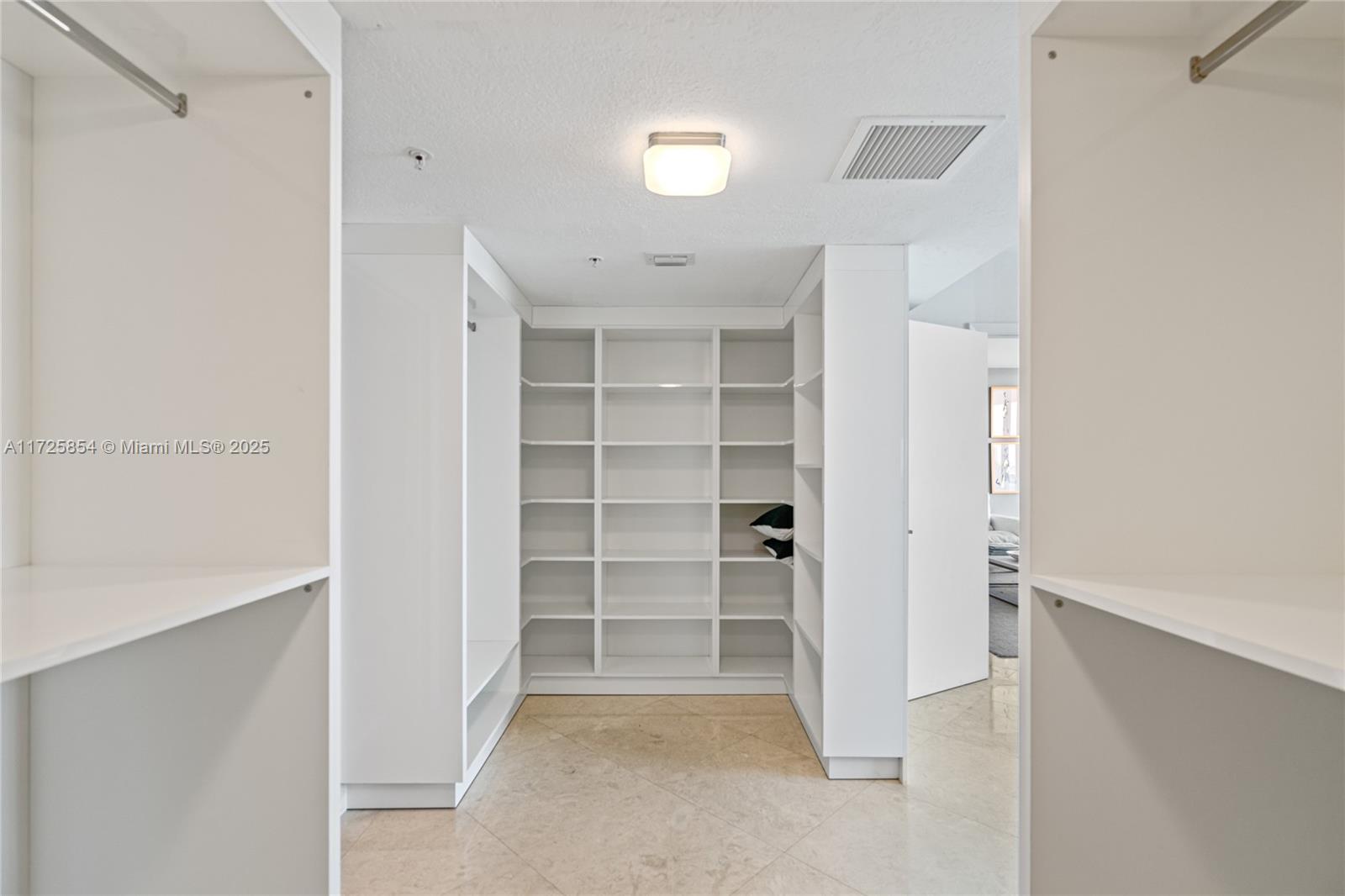 1800 N Bayshore Dr #3207, Miami FL 33132