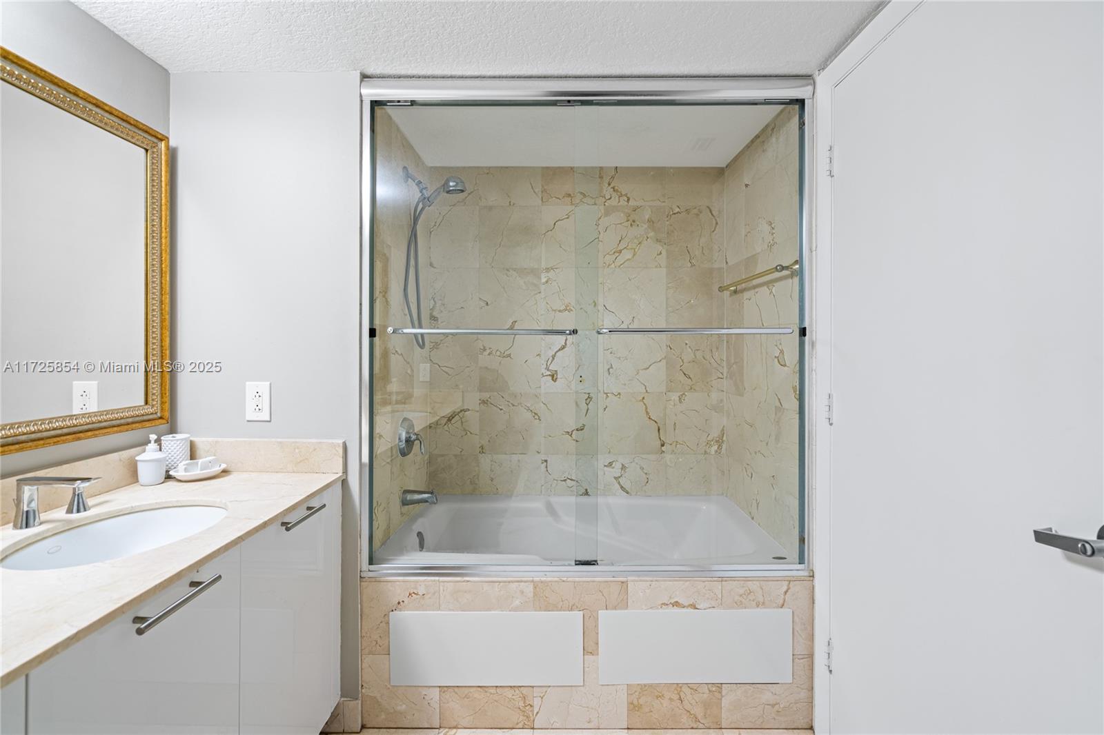 1800 N Bayshore Dr #3207, Miami FL 33132