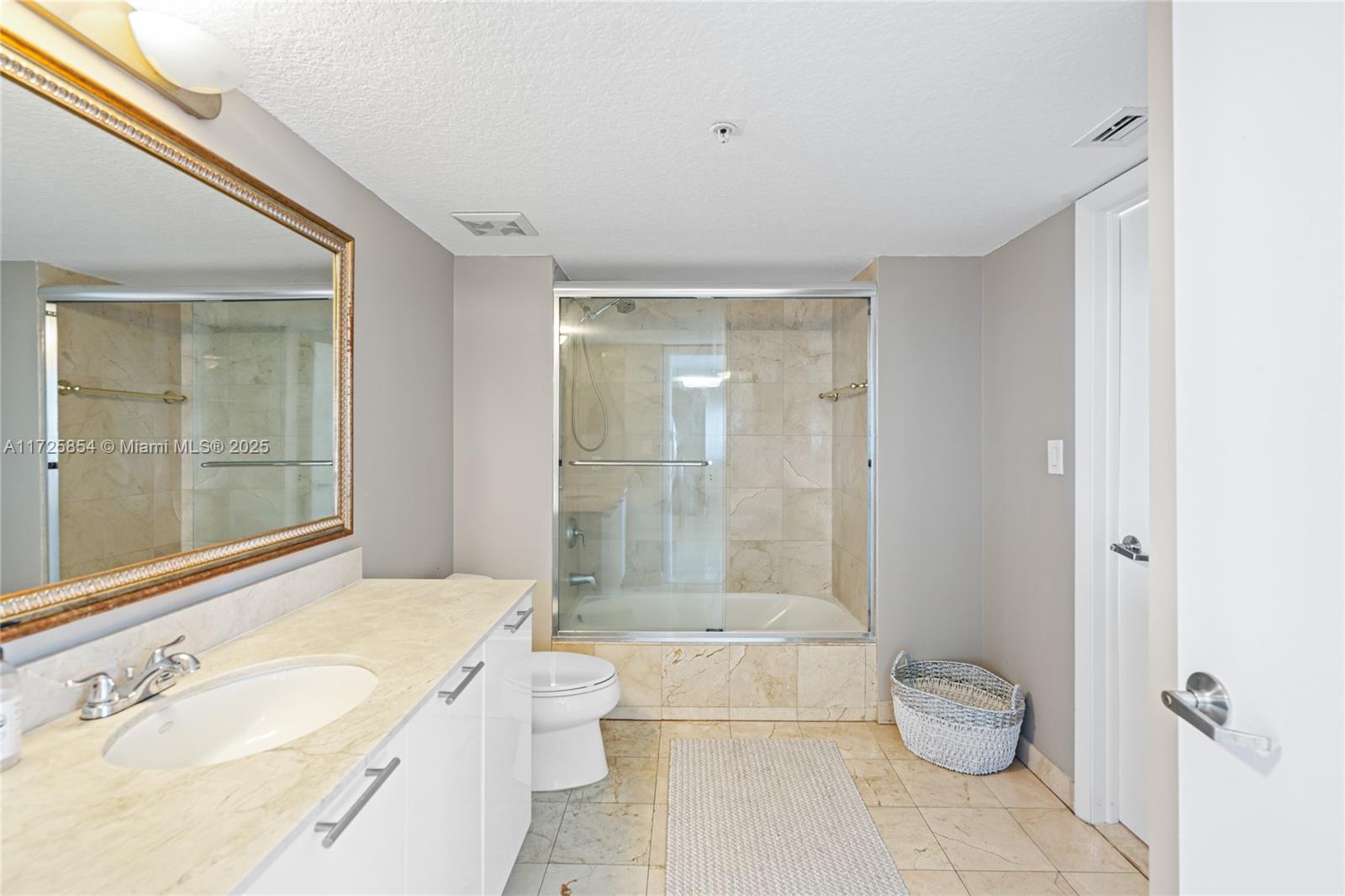 1800 N Bayshore Dr #3207, Miami FL 33132