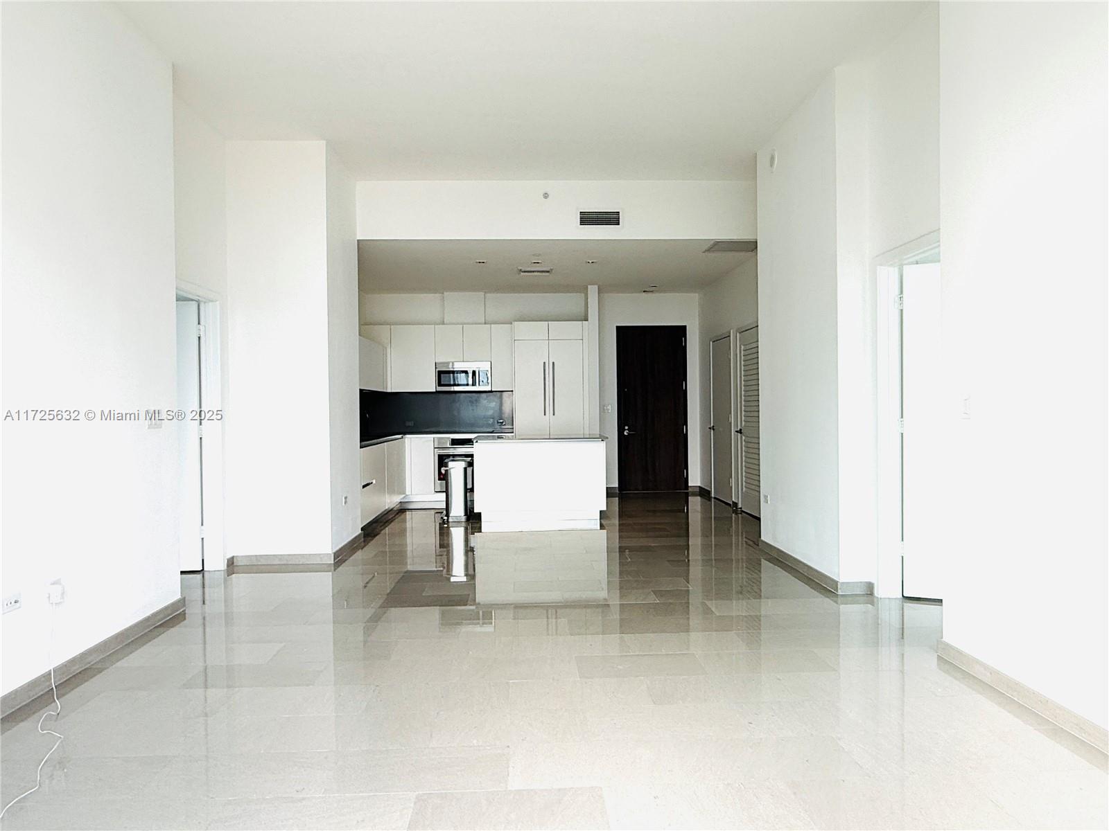 88 SW 7th St #4105, Miami FL 33130