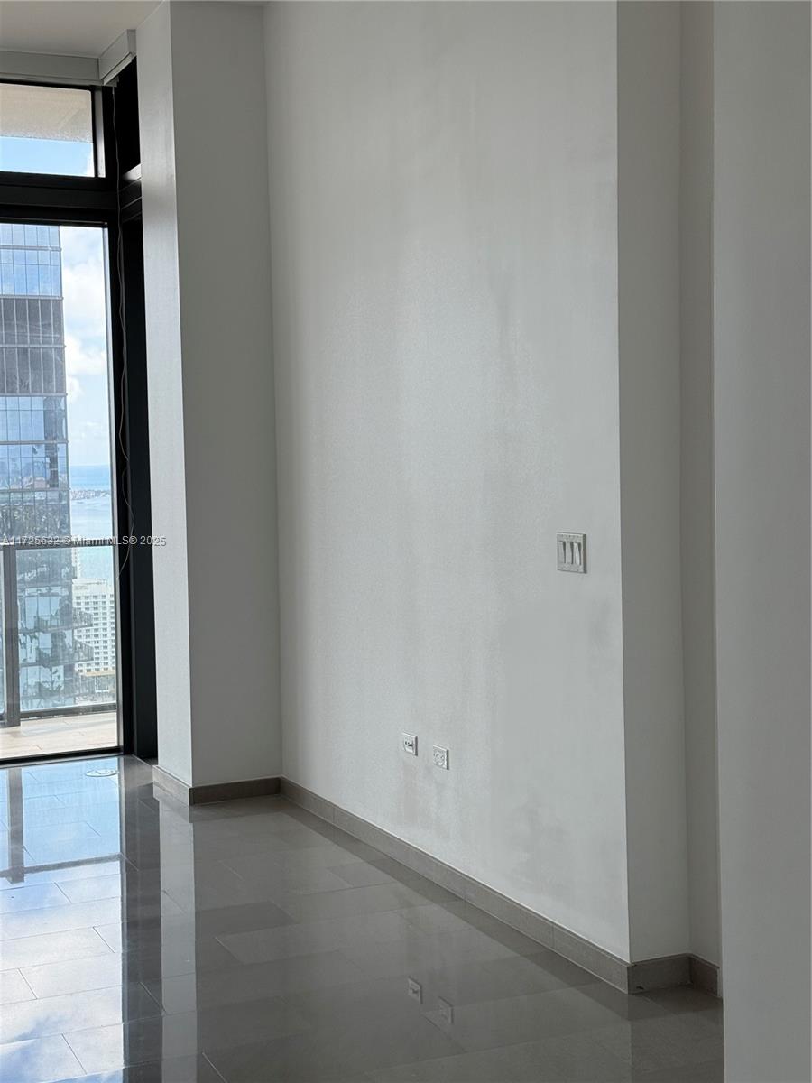 88 SW 7th St #4105, Miami FL 33130