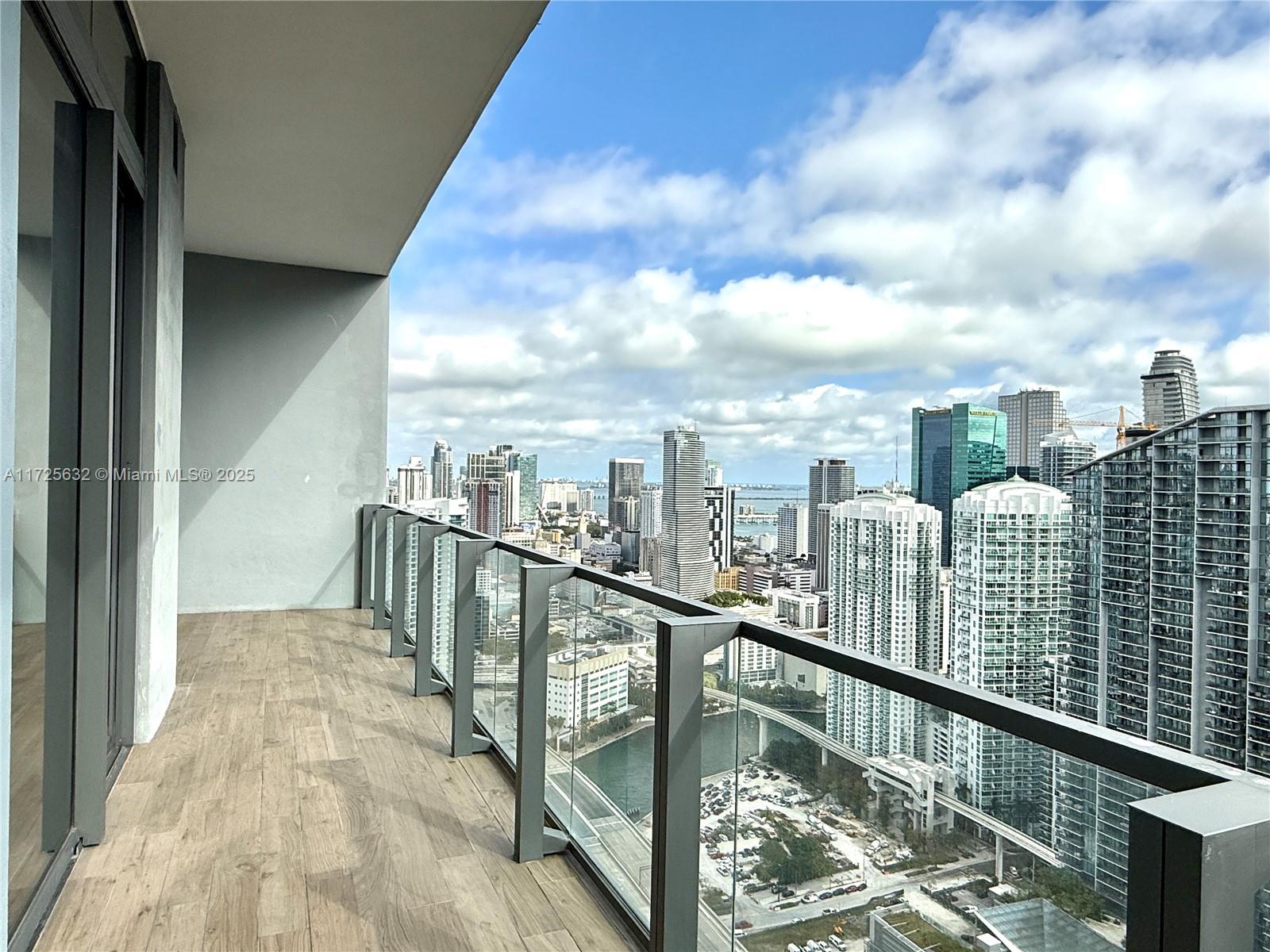 88 SW 7th St #4105, Miami FL 33130