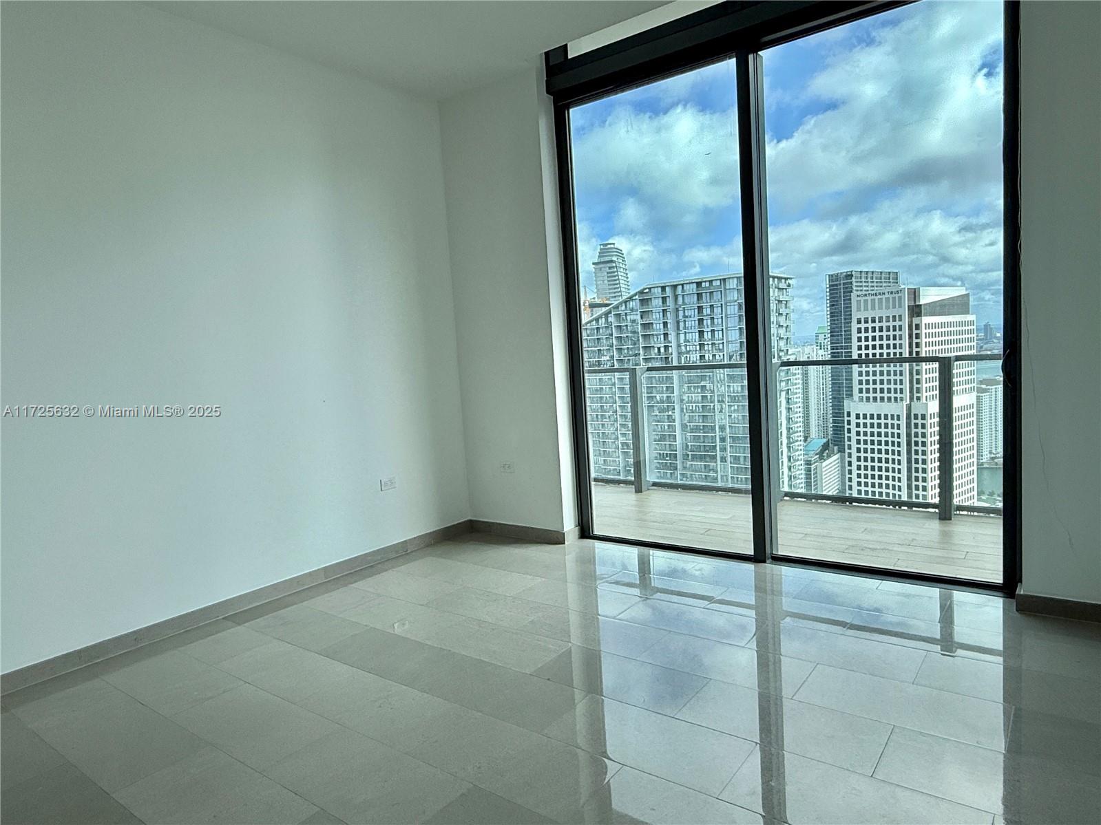 88 SW 7th St #4105, Miami FL 33130