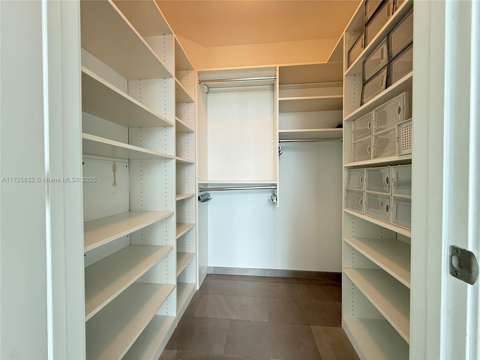88 SW 7th St #4105, Miami FL 33130