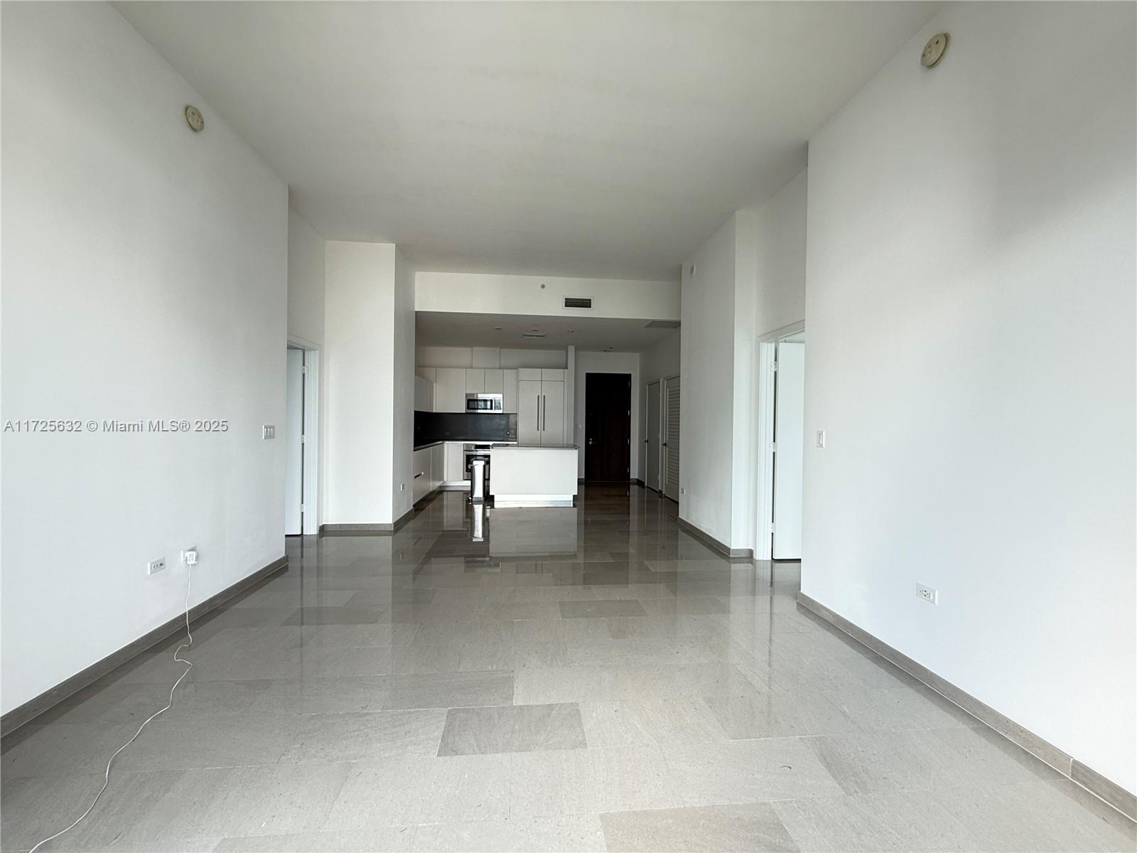 88 SW 7th St #4105, Miami FL 33130