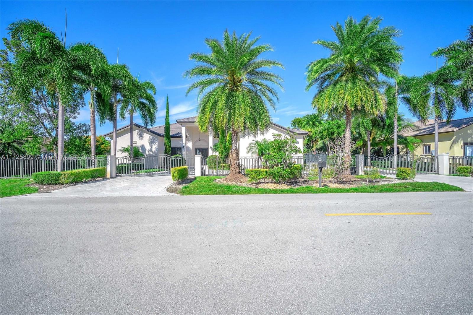 9741 NW 130th St, Hialeah Gardens, Florida image 7