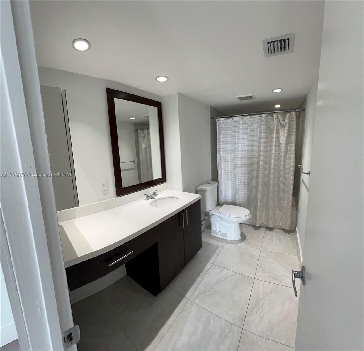 3625 N Country Club Dr #2408, Aventura, Florida image 19