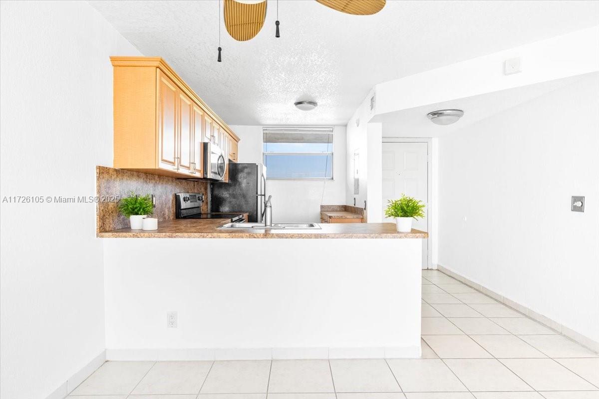 110 Lake Emerald Dr #403, Oakland Park, Florida image 6