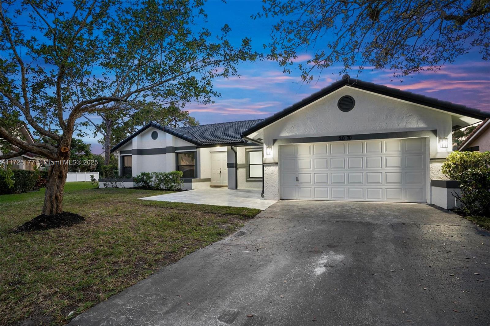 2070 NW 86th Ter, Coral Springs, Florida image 3