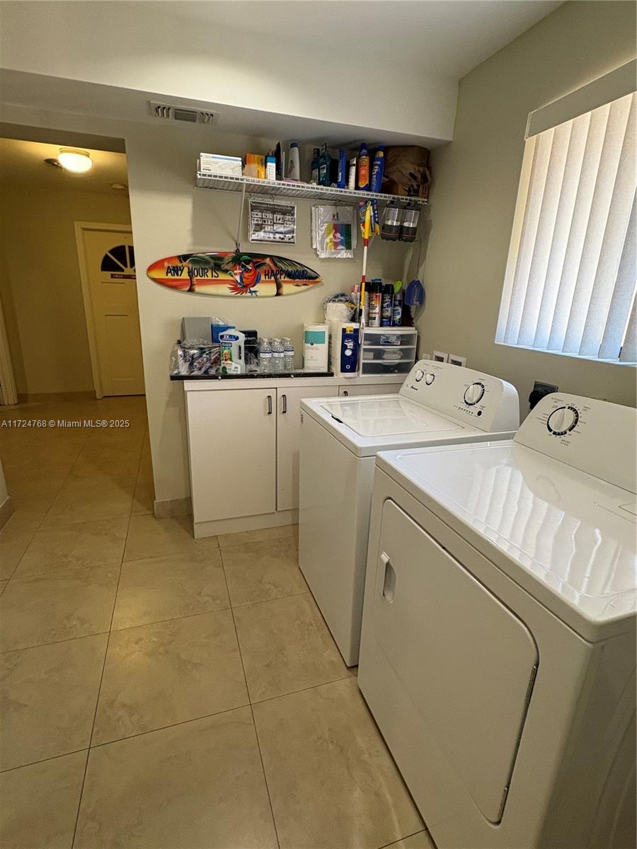 1101 NE 4th Ct, Hallandale Beach, Florida image 30