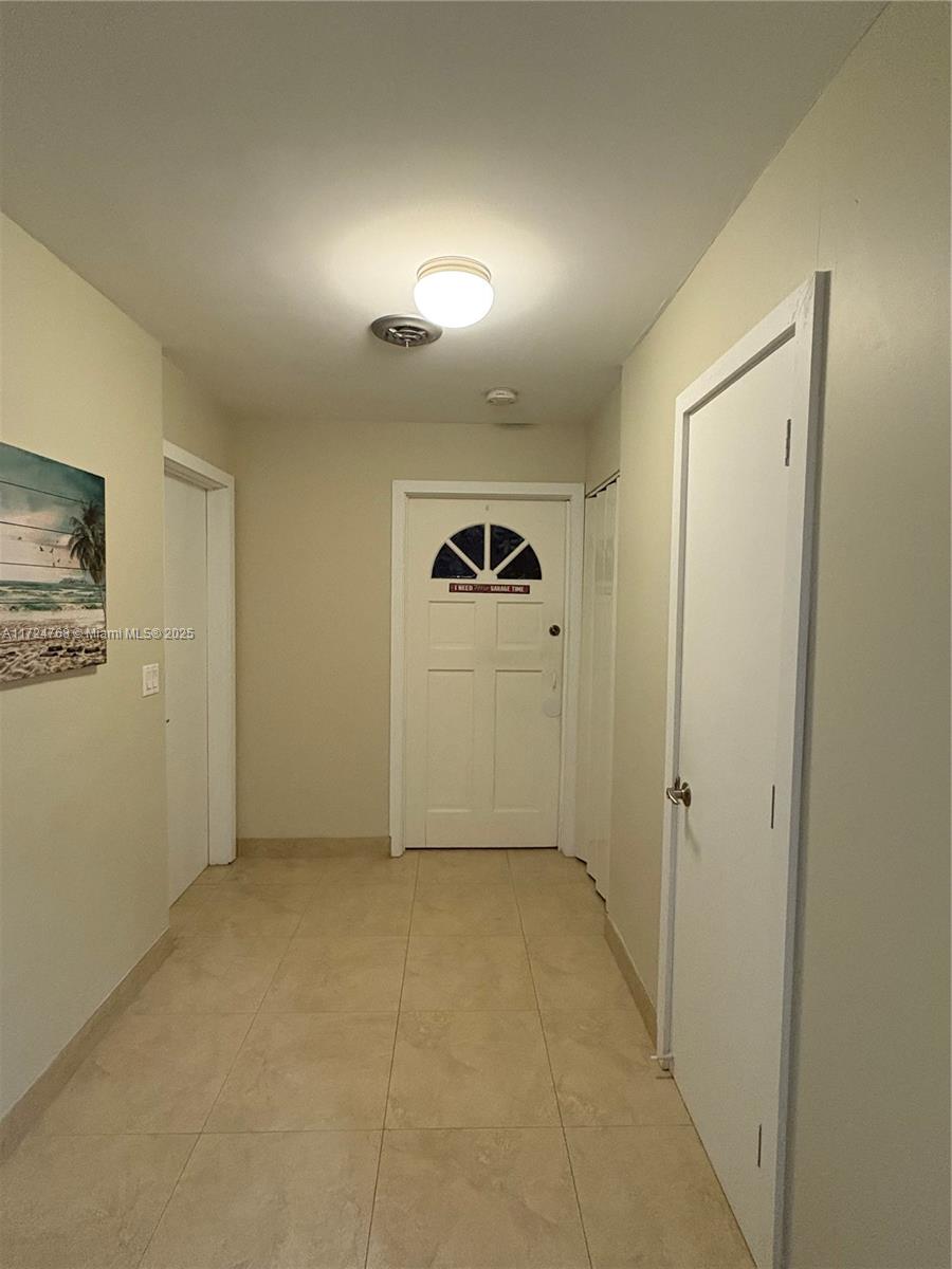 1101 NE 4th Ct, Hallandale Beach, Florida image 33