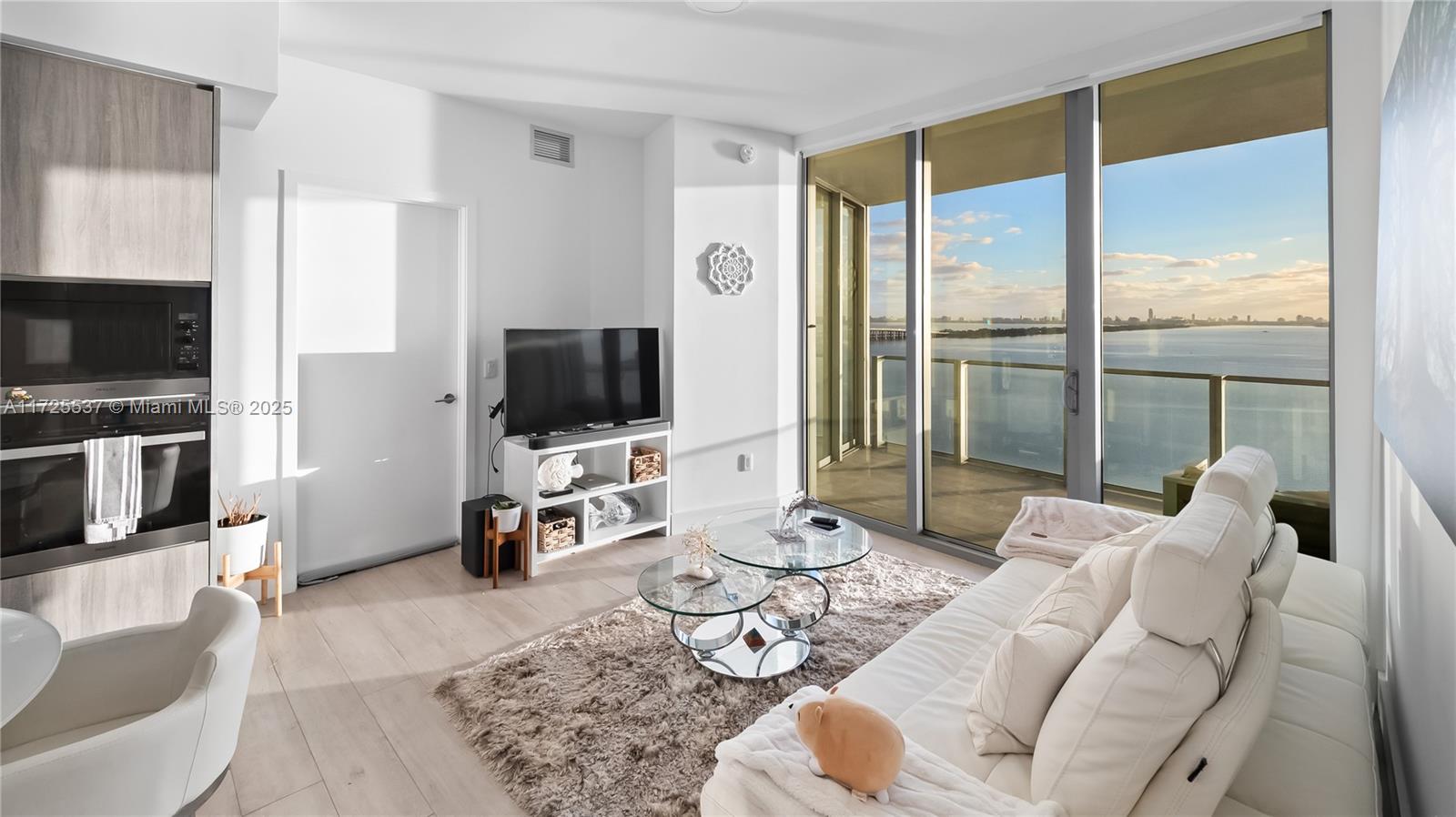 2900 NE 7th Ave #1105, Miami FL 33137