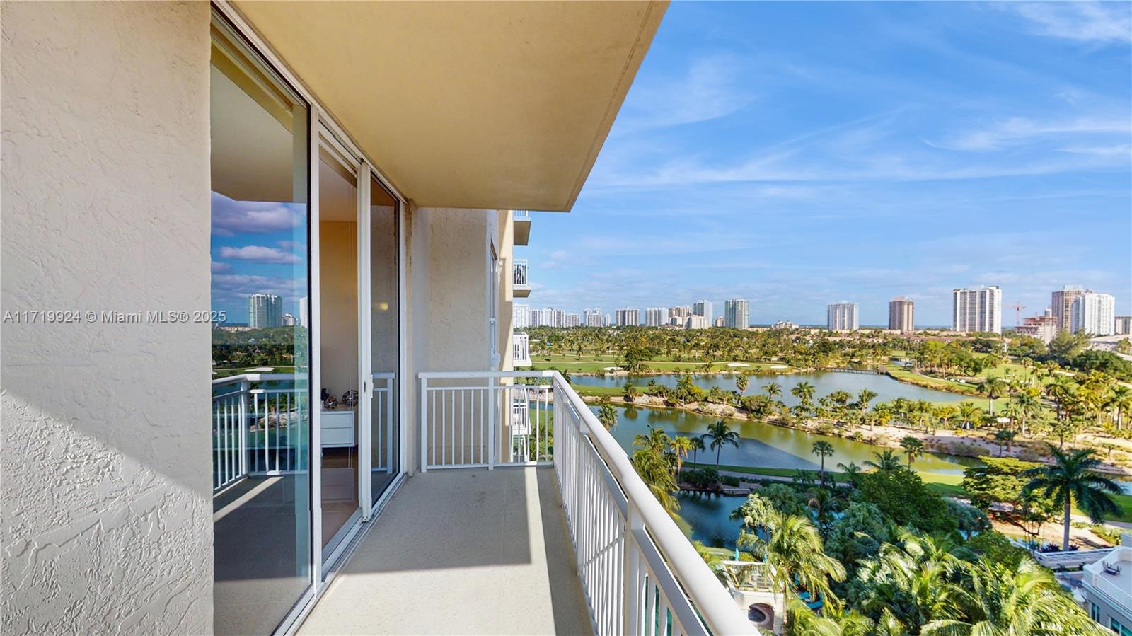 19501 W Country Club Dr #1004, Aventura, Florida image 26