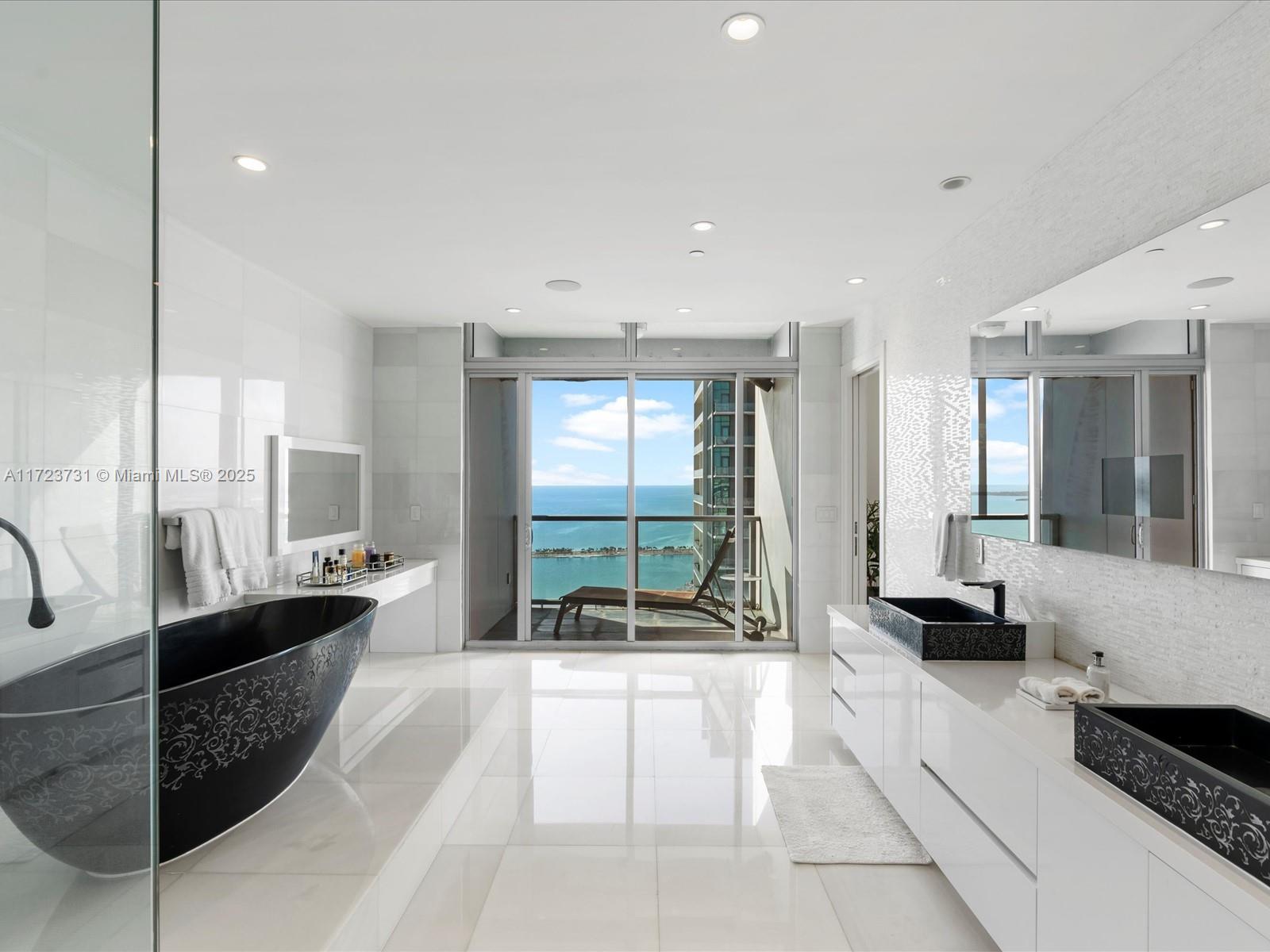 1425 Brickell Ave #52BC, Miami, Florida image 32