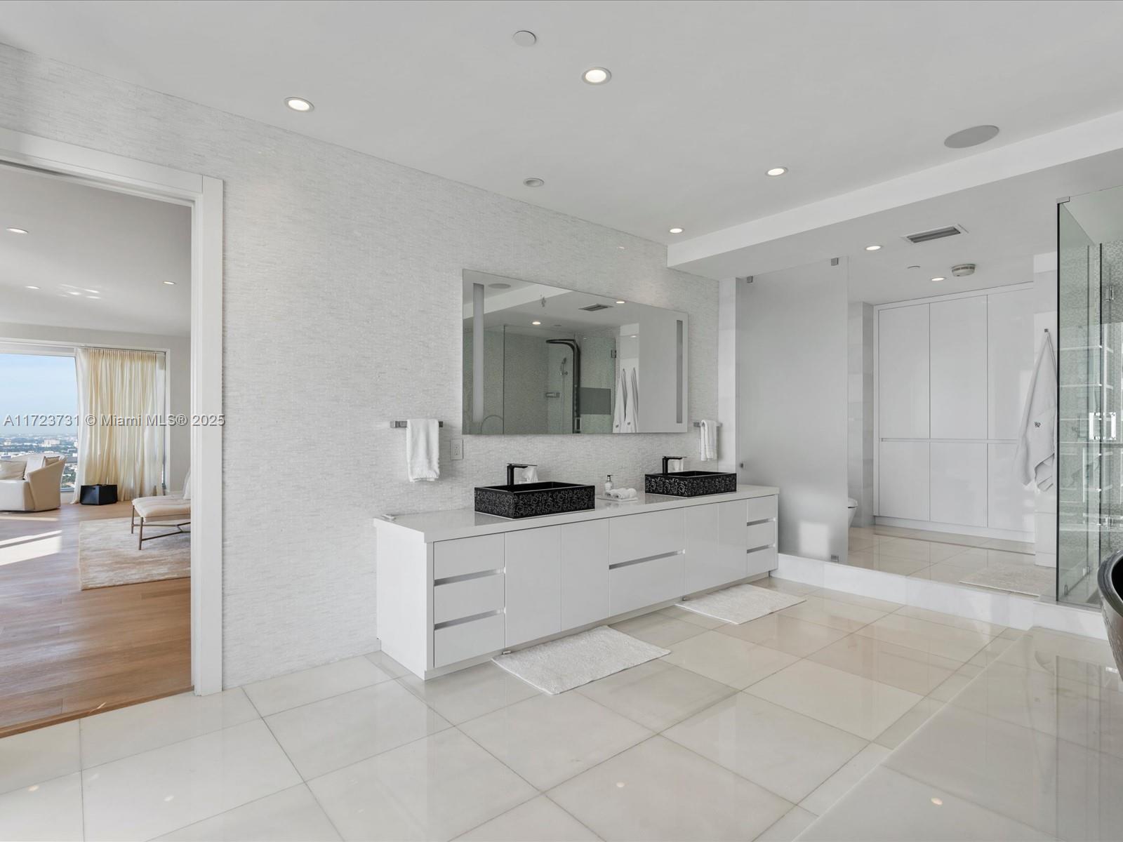 1425 Brickell Ave #52BC, Miami, Florida image 34