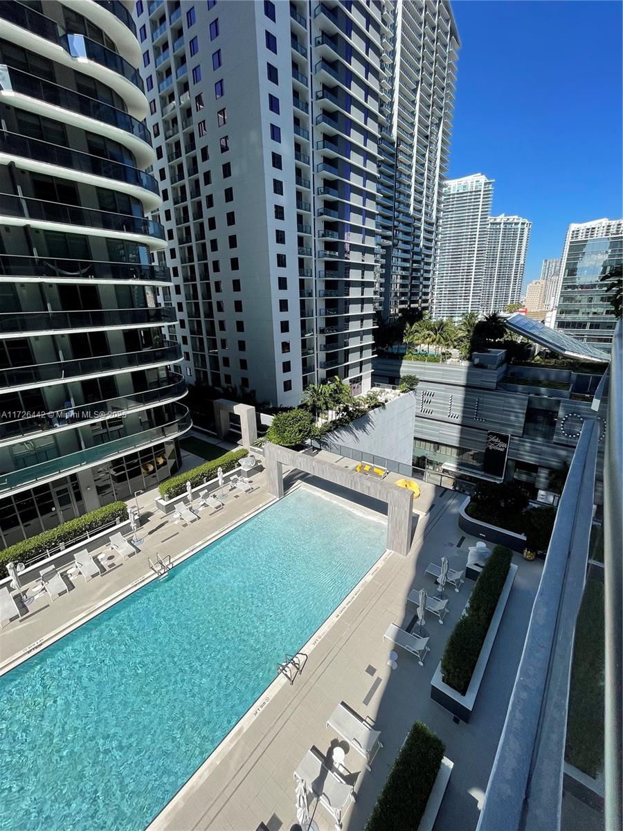 45 SW 9th St #1407, Miami, Florida image 12