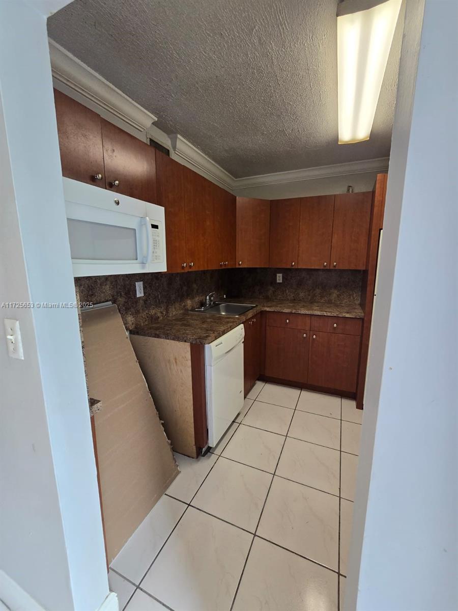 9440 Fontainebleau Blvd #301, Miami, Florida image 14