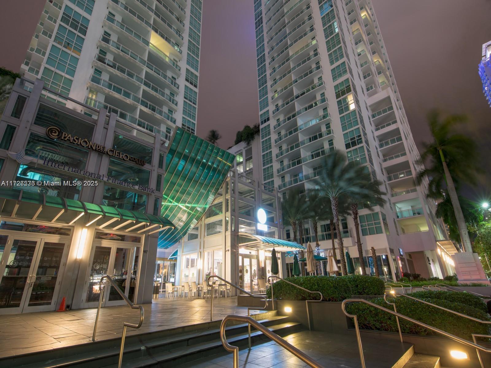 951 Brickell Ave #3403, Miami, Florida image 6