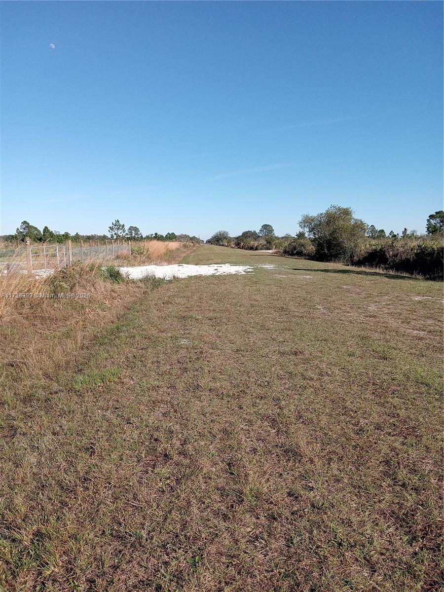 18383 NW 274, Okeechobee, Florida image 5