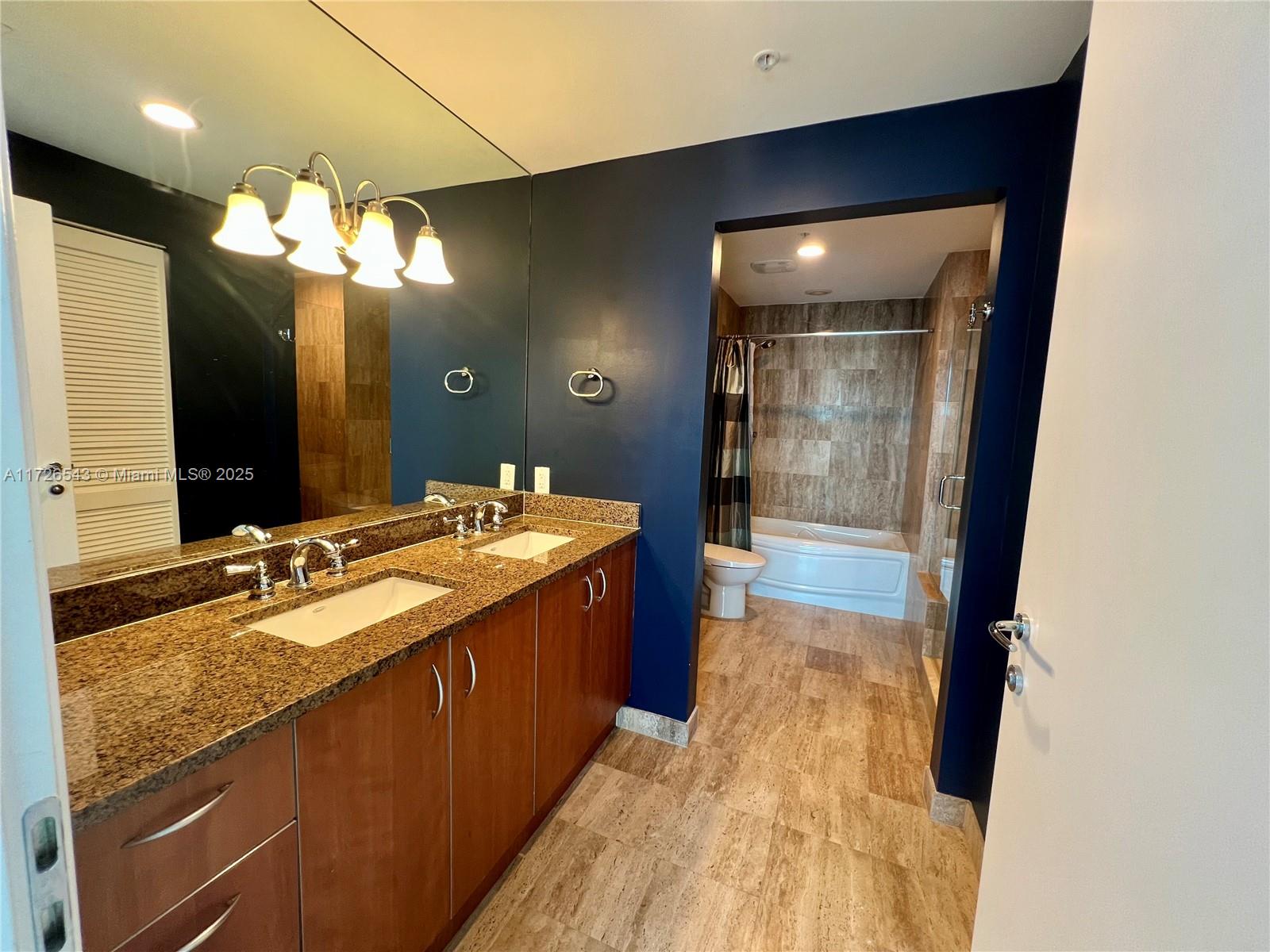 300 S Biscayne Blvd #3614, Miami FL 33131