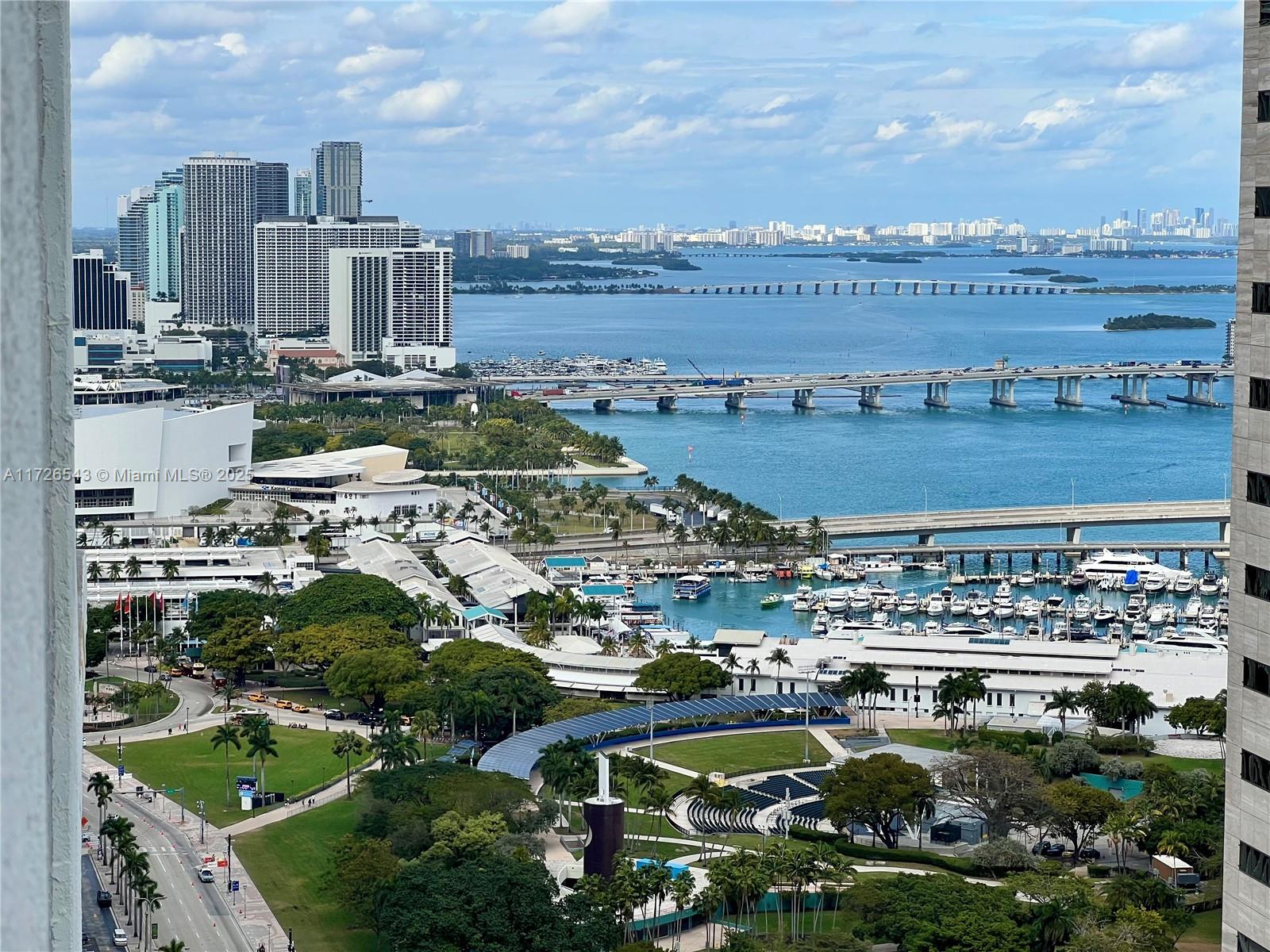 300 S Biscayne Blvd #3614, Miami FL 33131